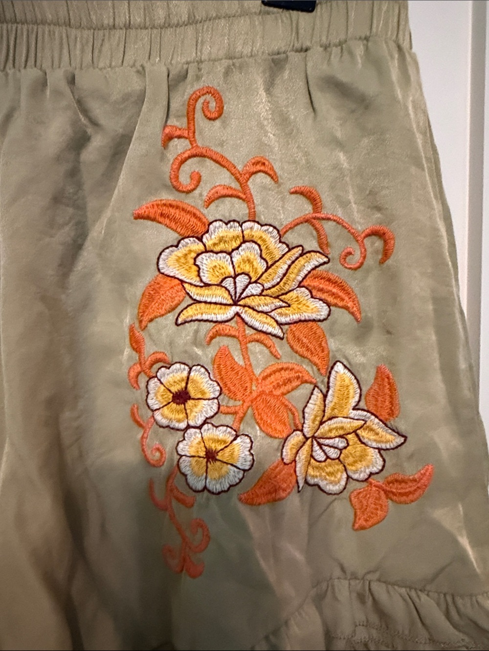 Rustty Dustty Brand Olive Green Floral Embroidered Ruffle Shorts - Picture 5 of 5